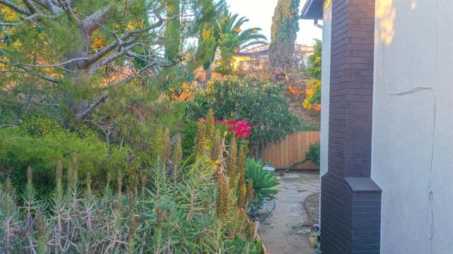 1682 Saddlehorn Drive, San Marcos, CA 92069