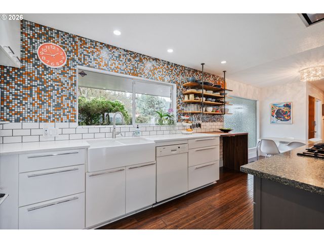 2241 CASCADE Way, Longview, WA 98632