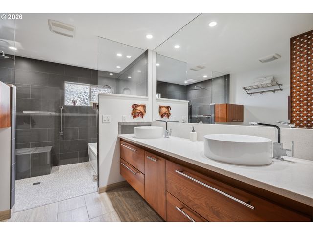 2241 CASCADE Way, Longview, WA 98632