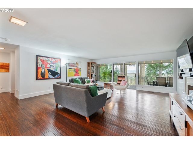 2241 CASCADE Way, Longview, WA 98632