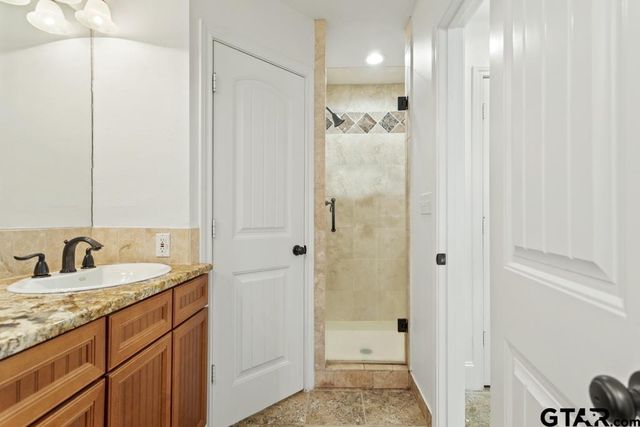 2542 CR 317, Tyler, TX 75706