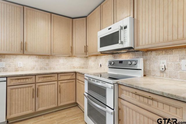 2542 CR 317, Tyler, TX 75706