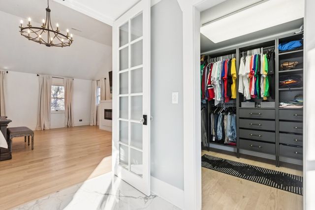 27625 W Kazimour Drive, Lake Barrington, IL 60010