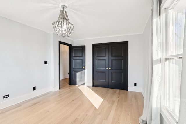 27625 W Kazimour Drive, Lake Barrington, IL 60010