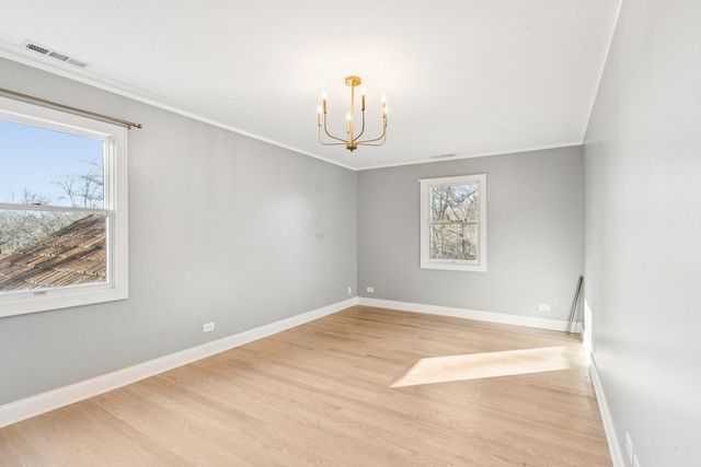 27625 W Kazimour Drive, Lake Barrington, IL 60010