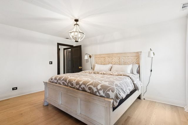 27625 W Kazimour Drive, Lake Barrington, IL 60010