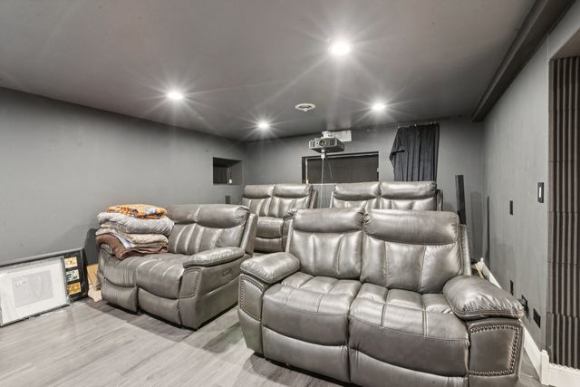 27625 W Kazimour Drive, Lake Barrington, IL 60010