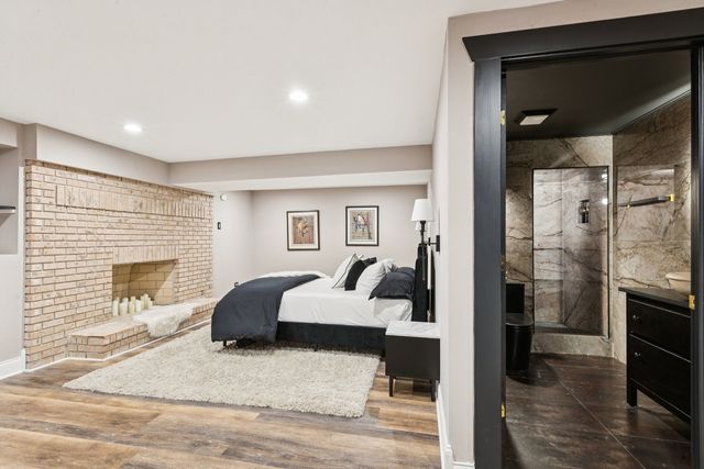 27625 W Kazimour Drive, Lake Barrington, IL 60010