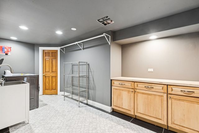 27625 W Kazimour Drive, Lake Barrington, IL 60010