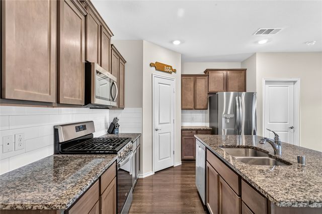 614 Auburn Forest Drive, Princeton, TX 75407