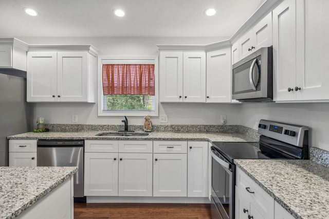 2 Hickman Creek Rd, N, Hickman, TN 38567