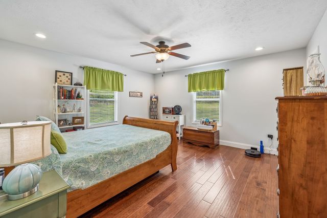 2 Hickman Creek Rd, N, Hickman, TN 38567