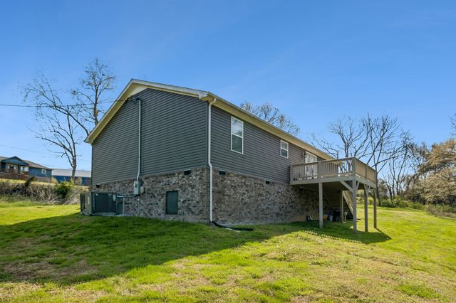 2 Hickman Creek Rd, N, Hickman, TN 38567