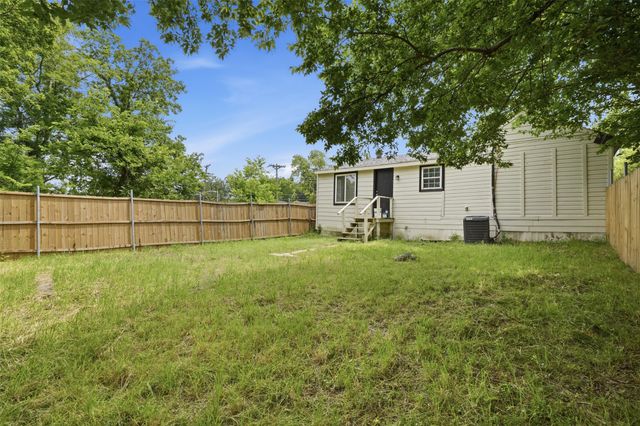 1214 Jones Street, Greenville, TX 75401
