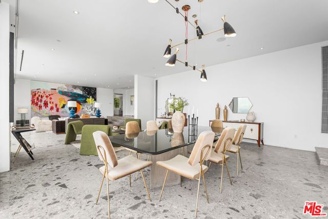 8854 Thrasher Avenue, Los Angeles, CA 90069