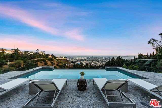 8854 Thrasher Avenue, Los Angeles, CA 90069