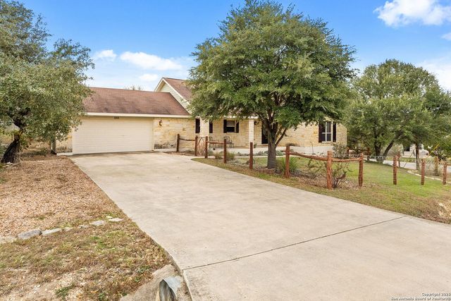 889 Sundown, Fischer, TX 78623