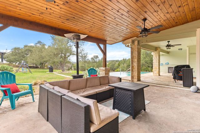 889 Sundown, Fischer, TX 78623