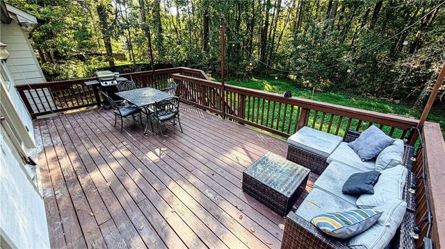 3767 Memorial Parkway NW, Kennesaw, GA 30152