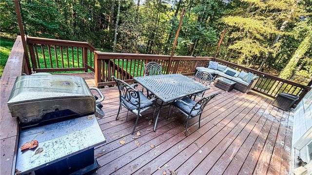3767 Memorial Parkway NW, Kennesaw, GA 30152