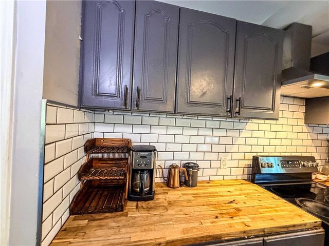 3767 Memorial Parkway NW, Kennesaw, GA 30152