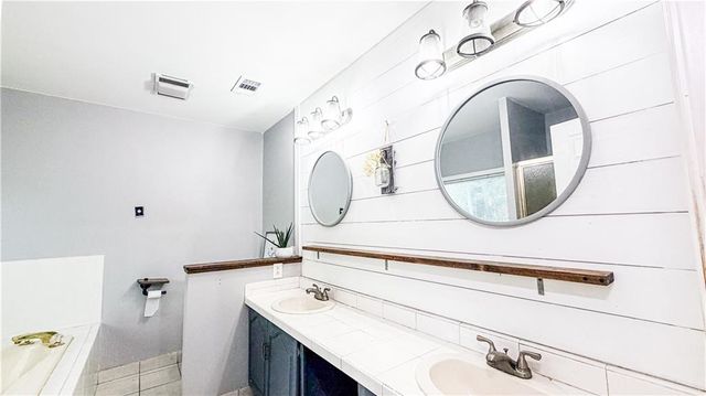 3767 Memorial Parkway NW, Kennesaw, GA 30152