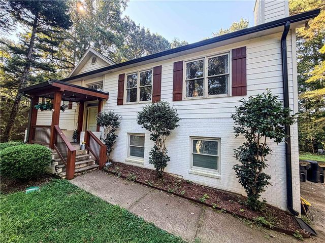 3767 Memorial Parkway NW, Kennesaw, GA 30152