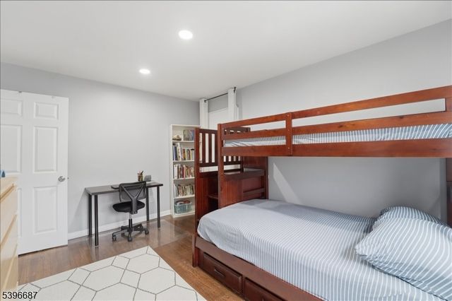 10 Maplehurst Ln, Piscataway Twp., NJ 08854