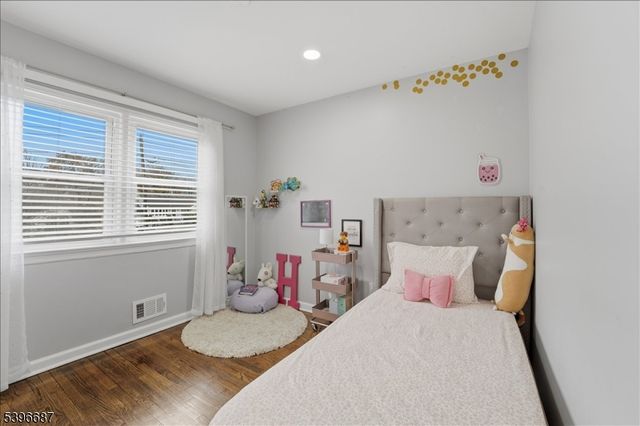 10 Maplehurst Ln, Piscataway Twp., NJ 08854