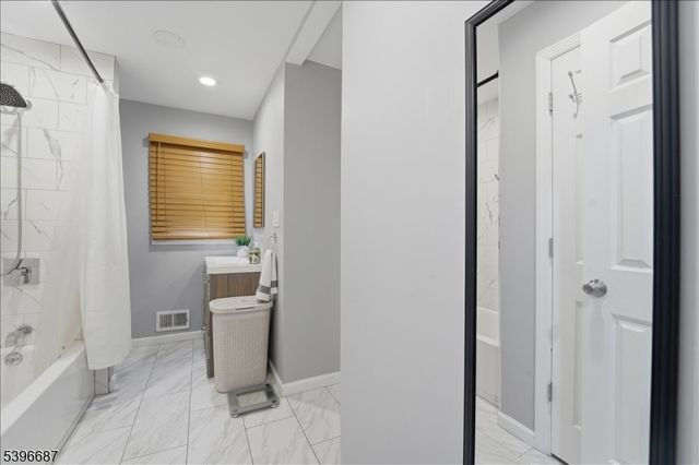 10 Maplehurst Ln, Piscataway Twp., NJ 08854