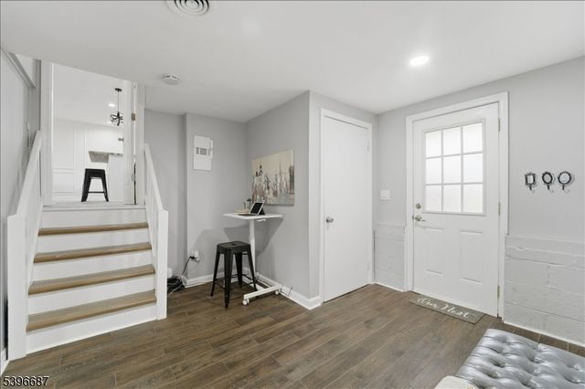 10 Maplehurst Ln, Piscataway Twp., NJ 08854