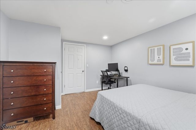 10 Maplehurst Ln, Piscataway Twp., NJ 08854