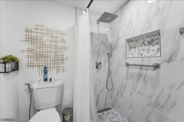 10 Maplehurst Ln, Piscataway Twp., NJ 08854