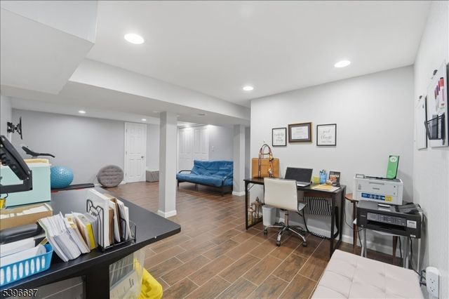 10 Maplehurst Ln, Piscataway Twp., NJ 08854