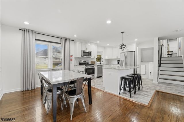 10 Maplehurst Ln, Piscataway Twp., NJ 08854