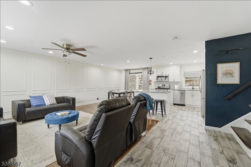 10 Maplehurst Ln, Piscataway Twp., NJ 08854