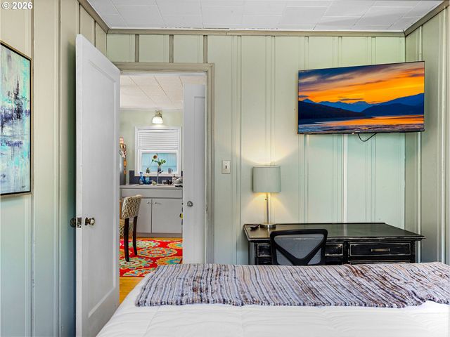 310 AVENUE K, Seaside, OR 97138