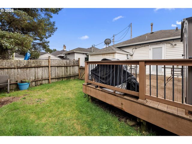 310 AVENUE K, Seaside, OR 97138