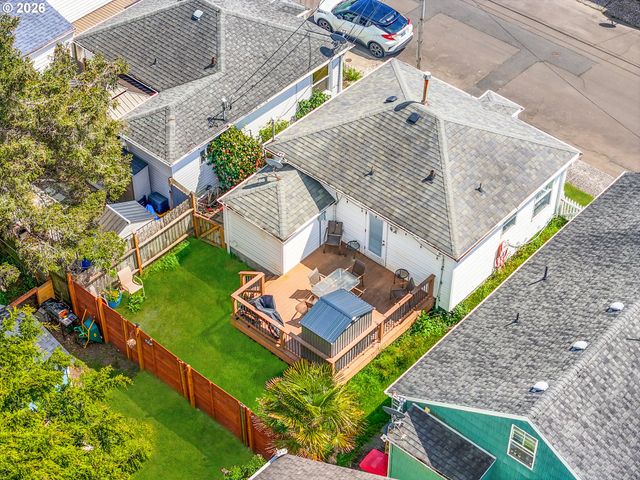 310 AVENUE K, Seaside, OR 97138