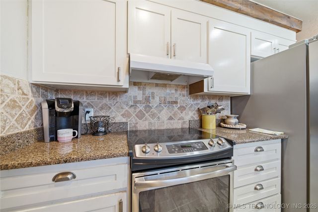 9606 S Maybelle Avenue, Jenks, OK 74037