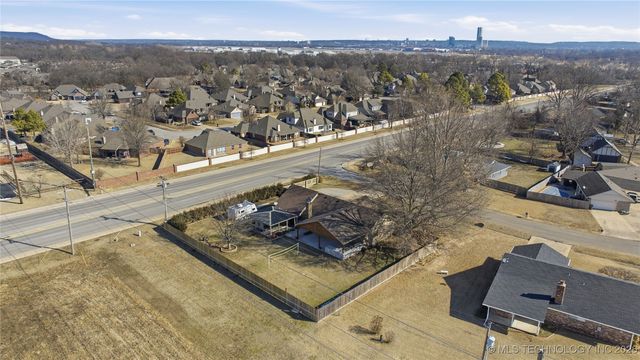 9606 S Maybelle Avenue, Jenks, OK 74037