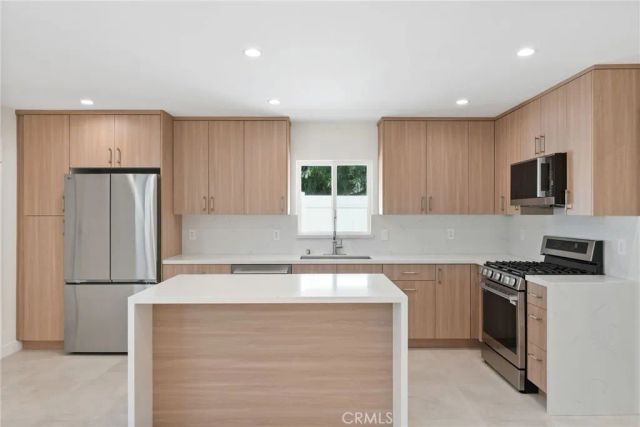 16511 San Fernando Mission Boulevard, Granada Hills, CA 91344