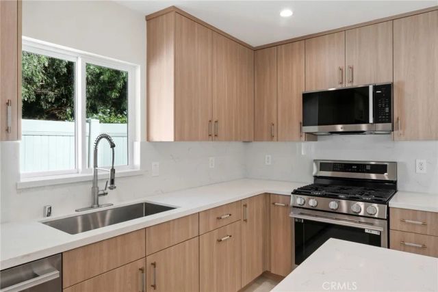 16511 San Fernando Mission Boulevard, Granada Hills, CA 91344