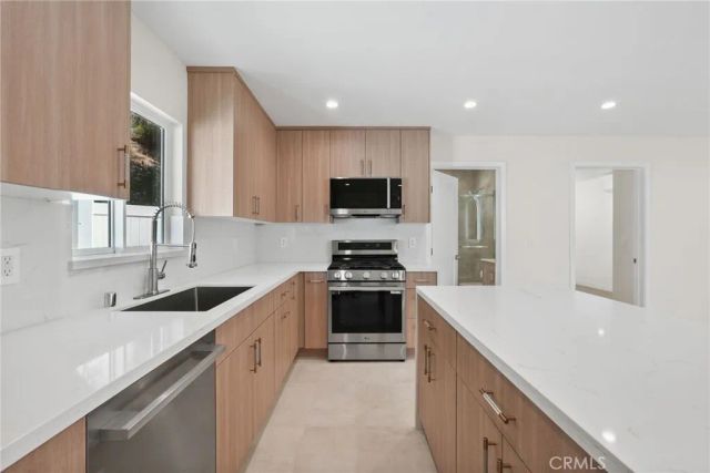 16511 San Fernando Mission Boulevard, Granada Hills, CA 91344