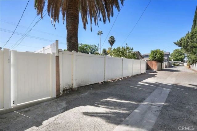 16511 San Fernando Mission Boulevard, Granada Hills, CA 91344