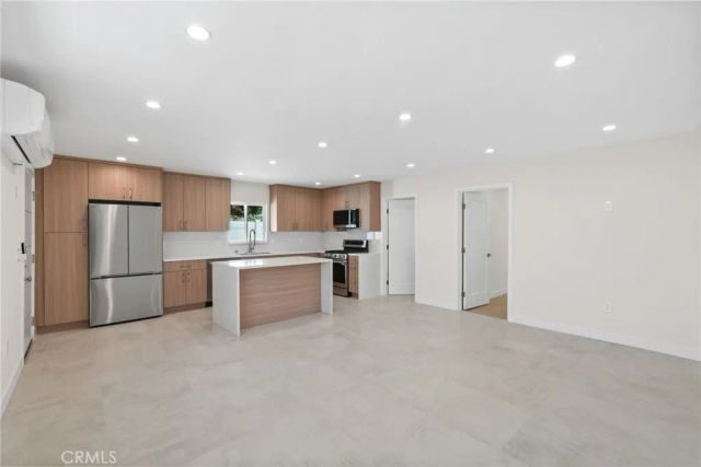 16511 San Fernando Mission Boulevard, Granada Hills, CA 91344