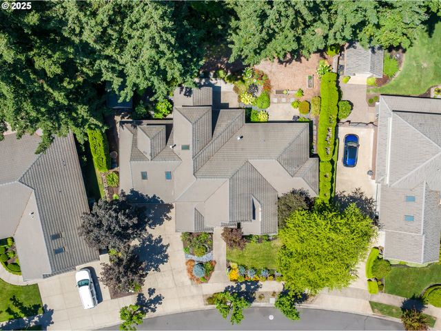 3868 Mirror Pond Way, Eugene, OR 97408