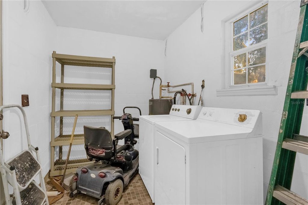 Image 16 of property listing at 1804 RILEY AVENUE, Orlando, FL 32805