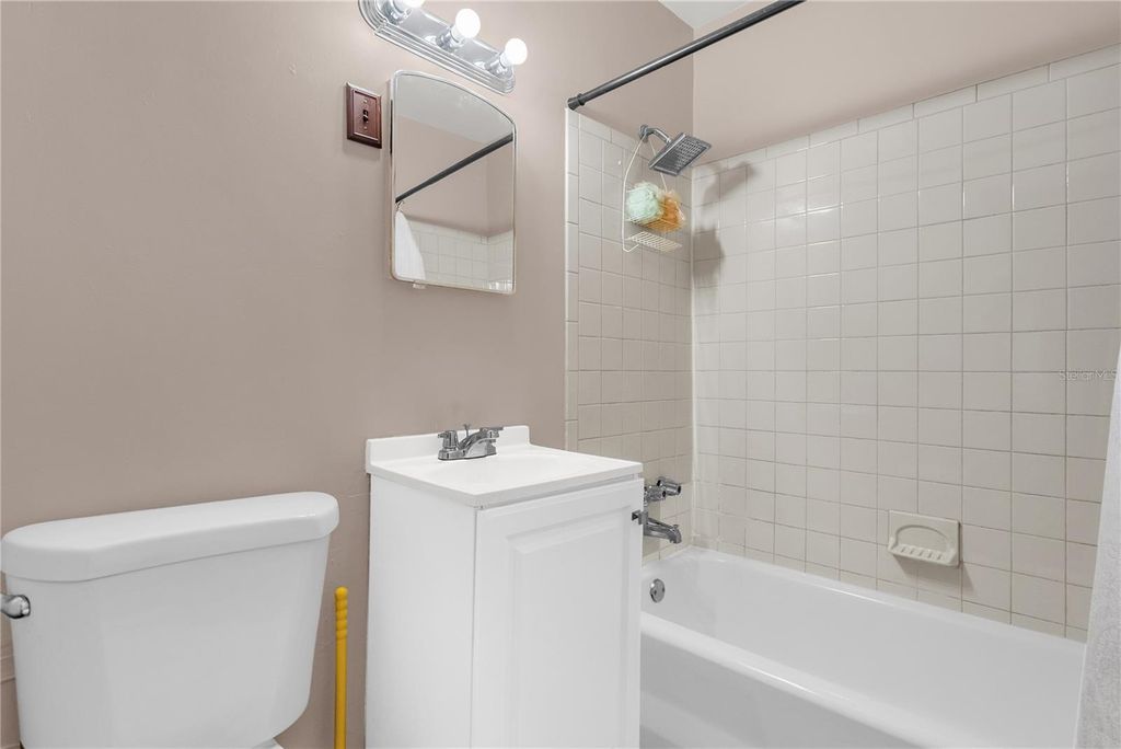 Image 8 of property listing at 1804 RILEY AVENUE, Orlando, FL 32805