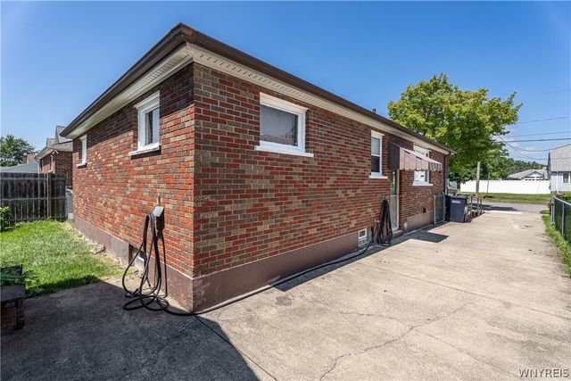 2961 North Avenue, Niagara Falls, NY 14305